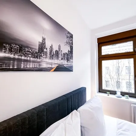 Apartment Mit Modernem Bad, Kueche, Waschmaschine Und Trockner
